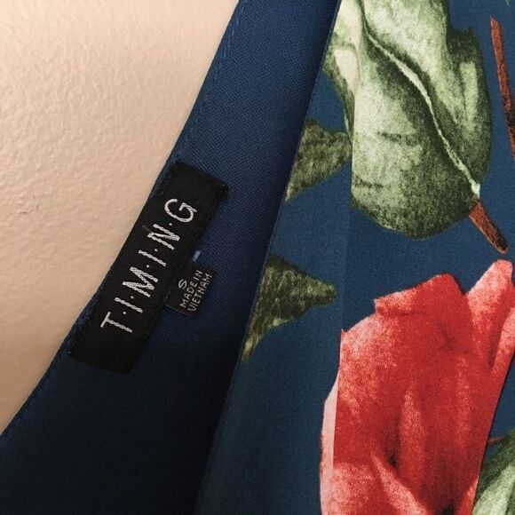 TIMING floralĀ cold shoulder boho dressāāSizeāsmall - Picture 4 of 10